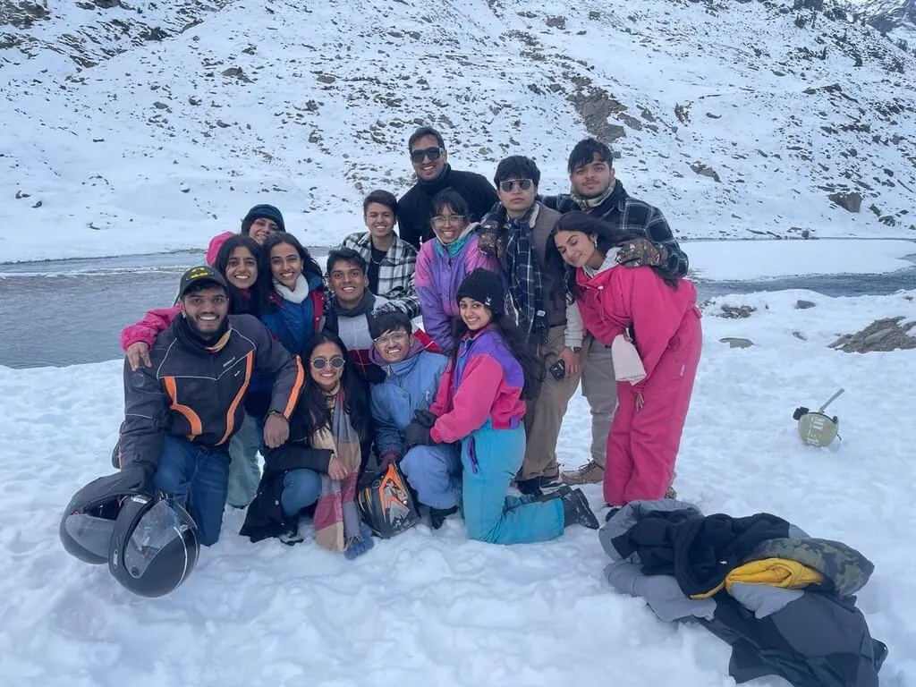 Kashmir group tour package.